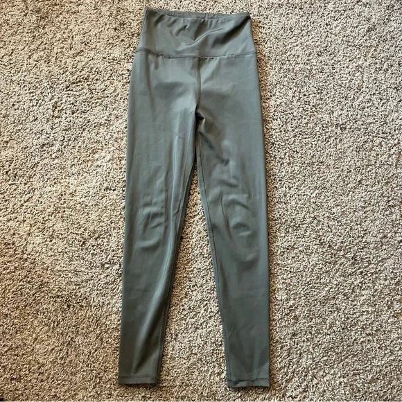 American Eagle The Lightweight Everything Legging 7/8 Length - Picture 2 of 5